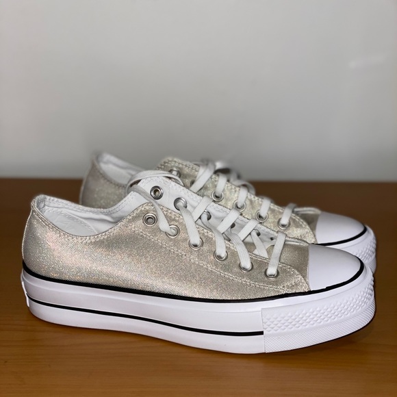 Converse shoes - Picture 2 of 2